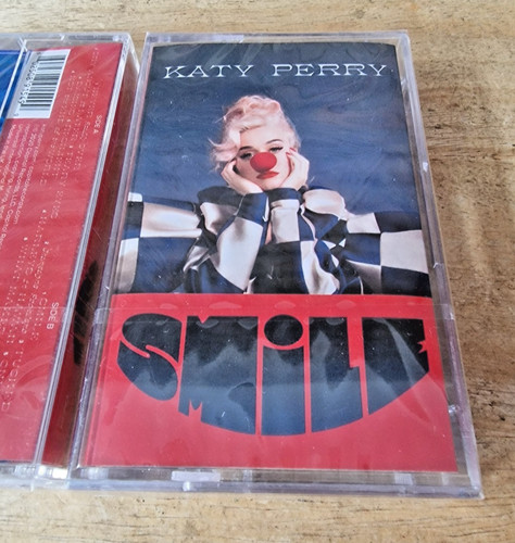 Katy perry smile - -, cassette